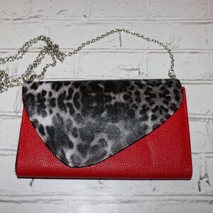 🔥 NWOT Red & Animal‑Print Chain Purse · 5.5x9.5"